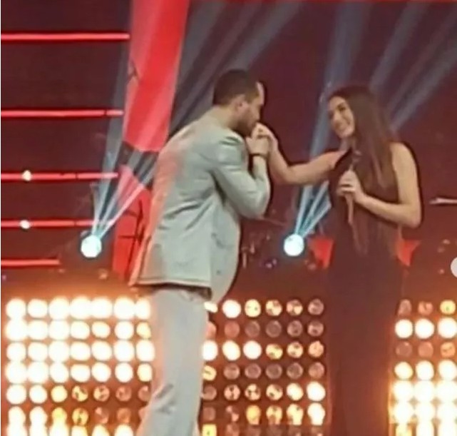 O Ses Türkiye'de aşk rüzgarı var! Murat Boz ile Ayça Ayşin Turan'ın o diyaloğu gözlerden kaçmadı - Resim: 3