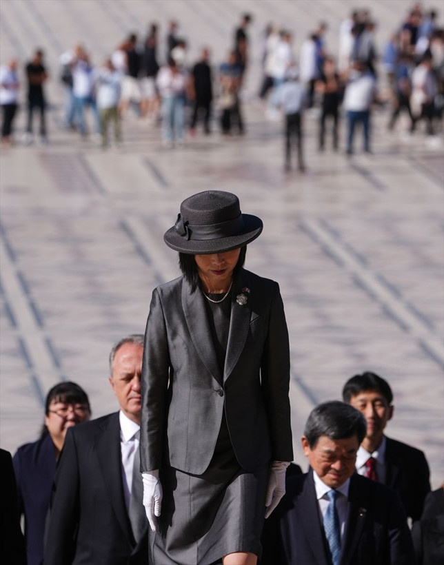 Japonya Altes Prensesi Akiko Mikasa'nin Anıtkabir ziyaretinde dikkat çeken detay - Resim: 10