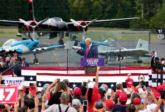Donald Trump suikasttan sonraki ilk açık kava mitinginde kurşun geçirmez camın arkasından konuştu - Resim: 5