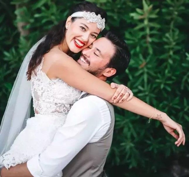 Ayrıldılar! Pelin Akil eşi Anıl Altan ile boşanma iddialarına noktayı koydu - Resim: 1