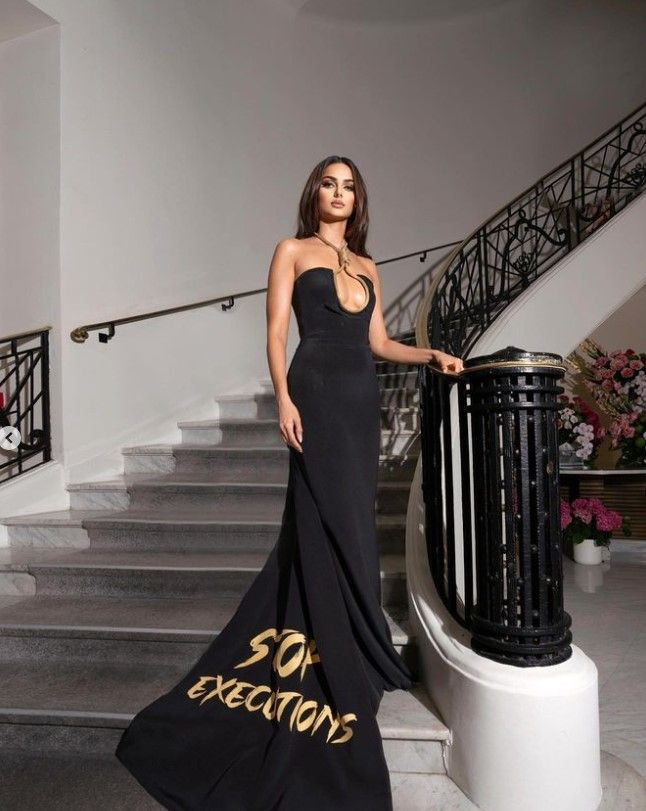 İranlı model Mahlagha Jaberi Cannes'a tarzıyla damga vurdu! Ne frikik, ne dekolte... Jaberi idam ipini ezber bozan bir tavırla protesto etti - Resim: 19