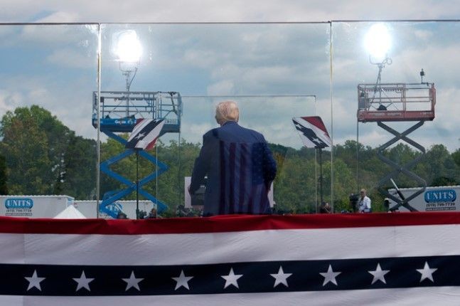Donald Trump suikasttan sonraki ilk açık kava mitinginde kurşun geçirmez camın arkasından konuştu - Resim: 9