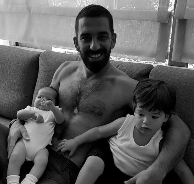 Aslıhan Doğan Turan ve Arda Turan çifti oğullarının at sevdası üzerine kesenin ağzını açtılar! 10'ar bin Euro'dan iki tane... - Resim: 12