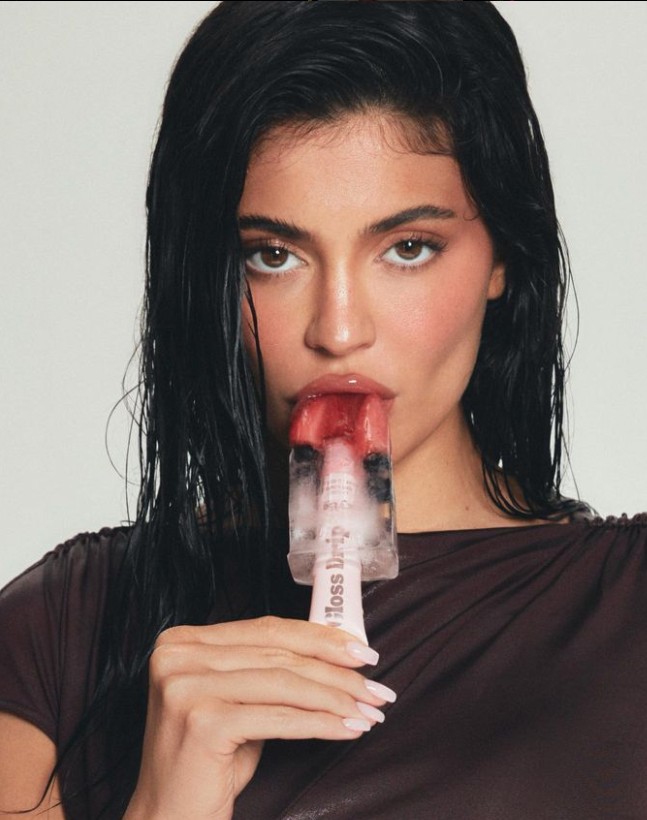 Kylie itiraf etti! En yakın arkadaşıyla ilişkiye mi giriyor? - Resim: 1