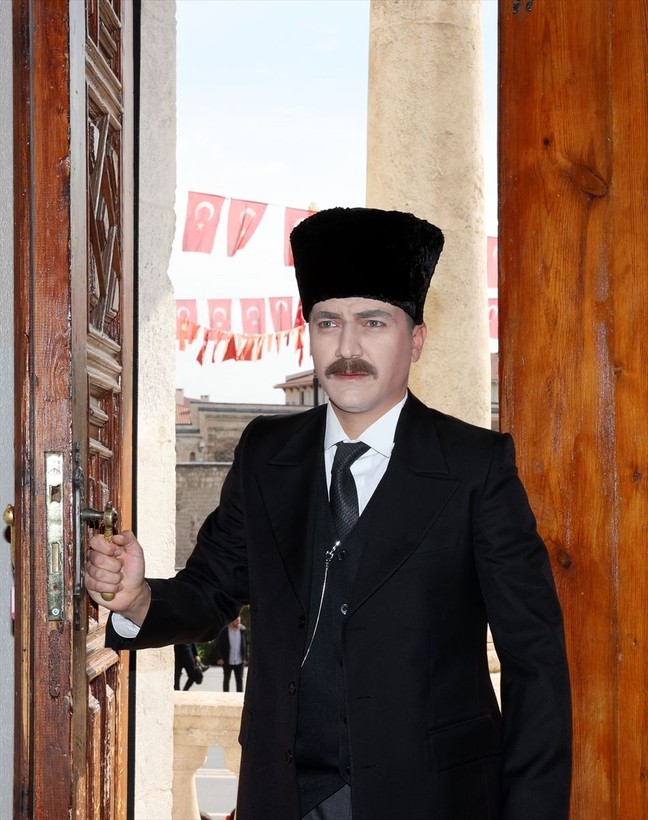 Sivas Kongresi'nin yıl dönümünde Atatürk sahnede! - Resim: 15