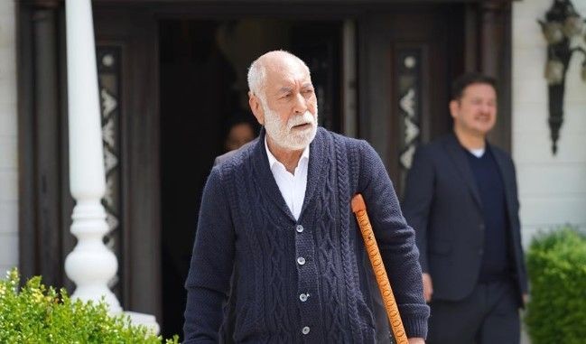 Yalı Çapkını'nda yaprak dökümü! 2 isim kadrodan çıkıyor, 2 isim geliyor! Seyirci çok sevinecek - Resim: 13