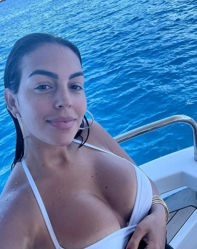Futbolcu Cristiano Ronaldo'nun sevgilisi Georgina Rodriguez twerk dersi aldığı anları paylaştı - Resim: 7