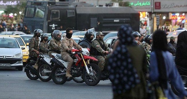 Fransa'da korkunç olay! İranlı Muhammed Muradi, ülkesindeki baskıyı protesto etmek için intihar etti - Resim: 5