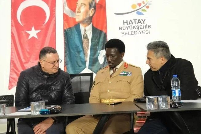 Bu kadarına da pes! Lütfü Savaş'a büyük densizlik! 'Afrika prensi' diye paylaştığı kişi fenomen çıktı! - Resim: 1