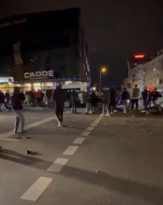 Esenyurt'ta dehşet! 1 ölü ve 2 yaralının bulunduğu kaza saniye saniye güvenlik kameralarına yansıdı... - Resim: 4