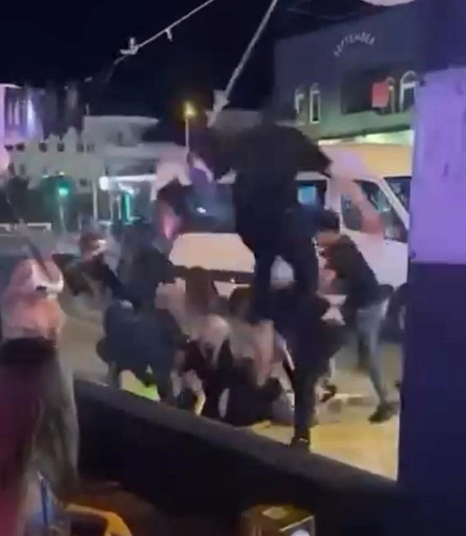 Marmaris'te yine olay! Yabancı turistleri tekme tokat dövdüler - Resim : 2