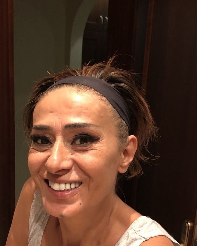 Yöresel kıyafet giydi başını kapattı, köy havası alan Yıldız Tilbe'yi görenler tanıyamadı - Resim: 4