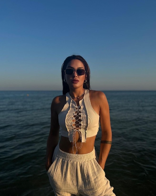 Survivor Sahra yıllar içerisinde geçirdiği estetik operasyonlarıyla bambaşka biri oldu! Görenler tanıyamıyor - Resim: 4
