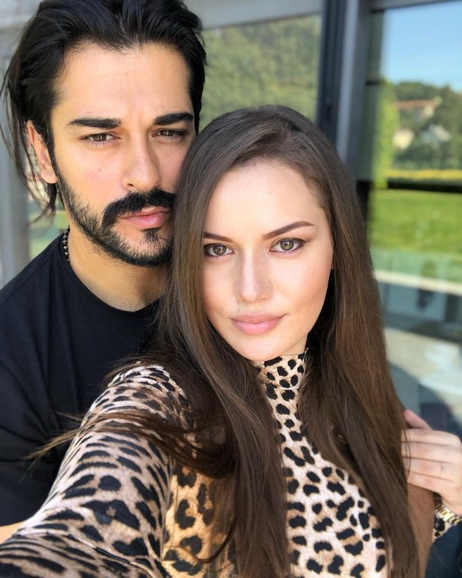 Fahriye Evcen'den karnı burnunda ilk poz: Kavuşmaya az kaldı - Resim: 1