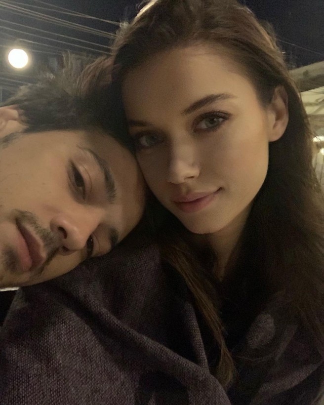 Afra Saraçoğlu ve Mert Yazıcıoğlu ayrıldı! Afra 'ihanet yok ama ayrıldık' dedi - Resim: 6