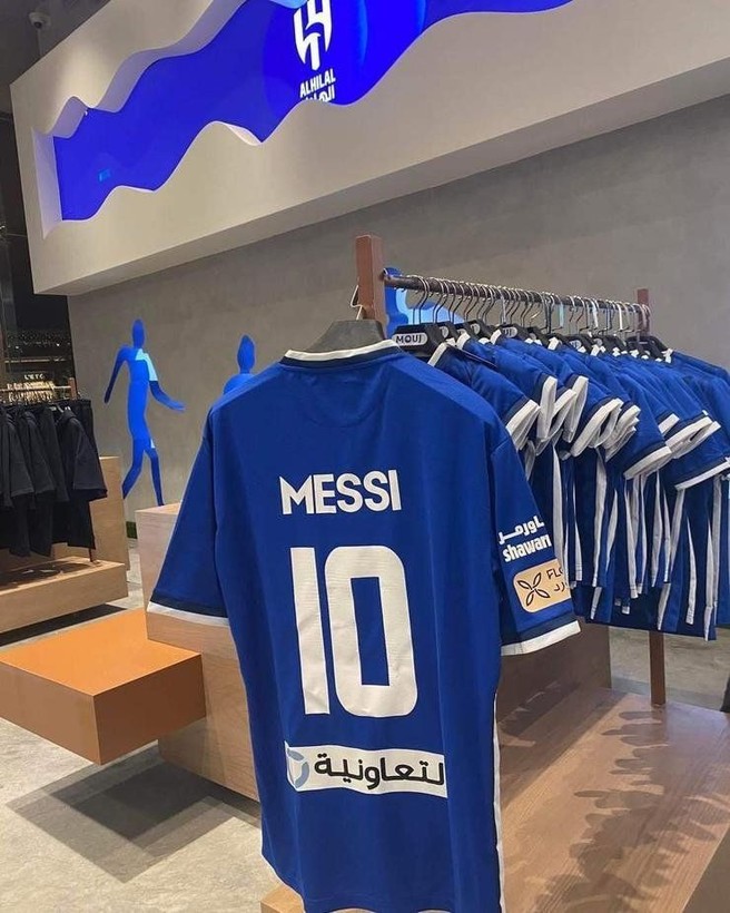 Al-Nassr'ın ezeli rakibinden Ronaldo'ya Messi ile cevap! Formasını... - Resim: 10