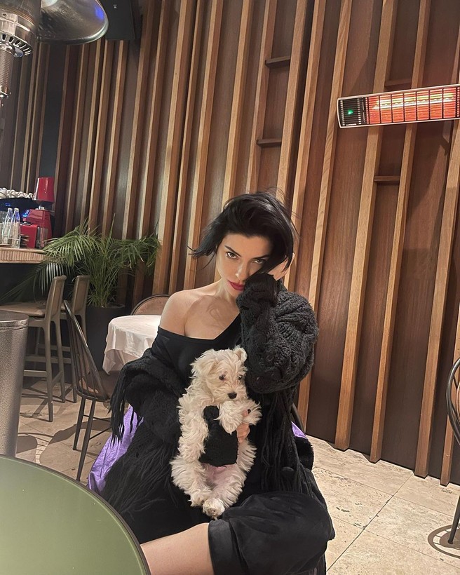 Merve Boluğur'dan tepki çeken deprem yorumu: Olacak olan şeyler oluyor, ölecek olan ölüyor - Resim: 3