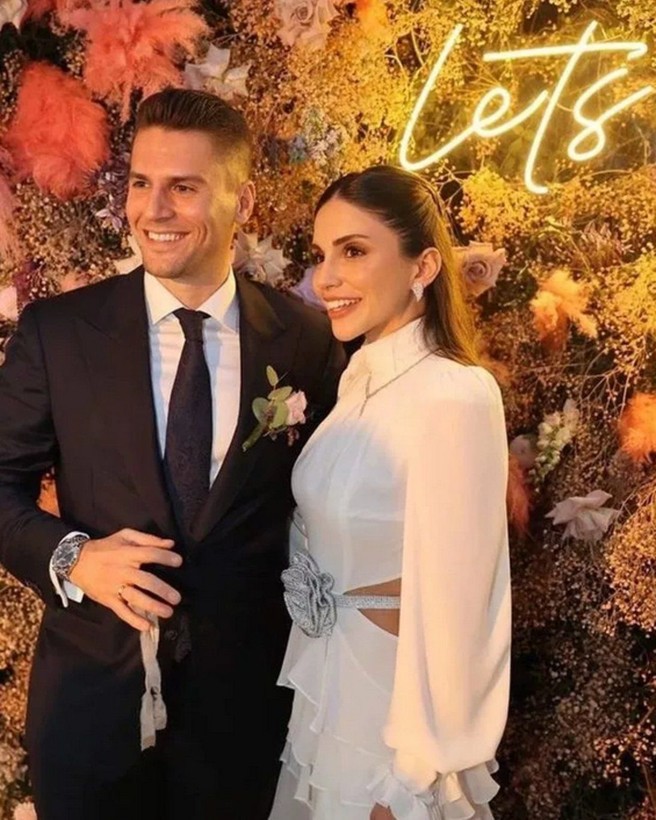 Survivor yarışmasıyla tanınan Anıl Tetik evlilik yolunda ilk adımı attı! Tetik o anları sosyal medya hesabından paylaştı - Resim: 3