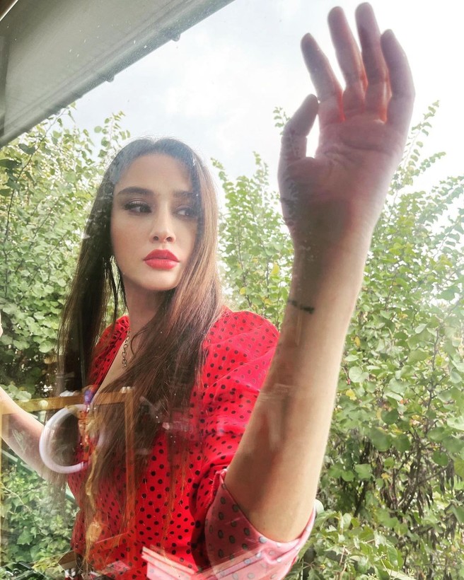 Demet Özdemir ve Oğuzhan Koç ayrılığı sonrası gözler Zeynep Koçak'a çevrildi! Eski sevgilinin yaptığı paylaşıma yorum yağdı - Resim: 7