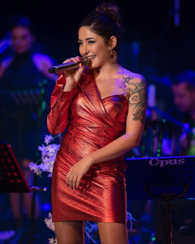 Ceyda Düvenci'nin sunuculuğunu yaptığı 'Bambaşka Sohbetler' programına konuk olan şarkıcı Melek Mosso'dan kan donduran itiraf: Bizi dövüyor aç bırakıyor... - Resim: 14