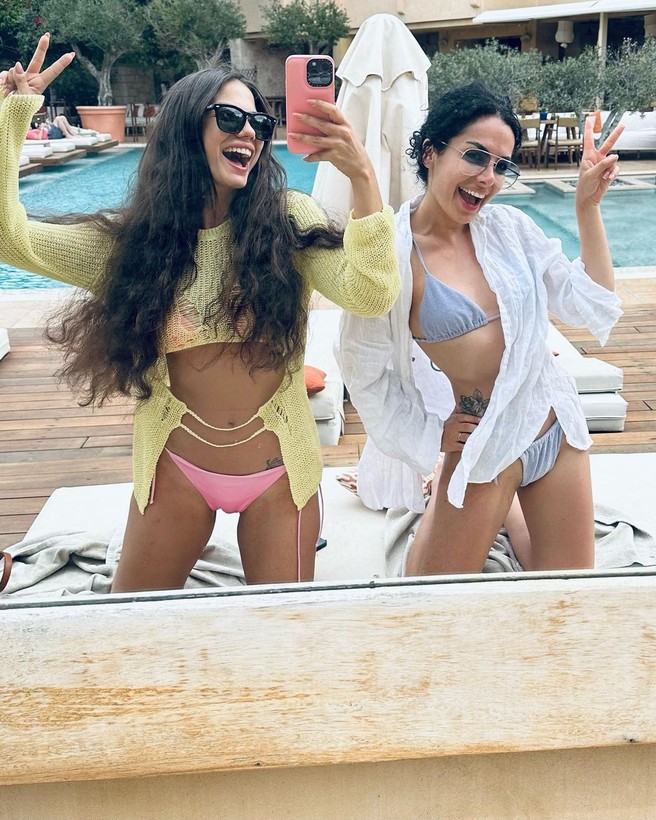 Demet Özdemir boşanma sonrası soluğu tatilde aldı! Sualtı pozlarıyla nefesleri kesti - Resim: 11