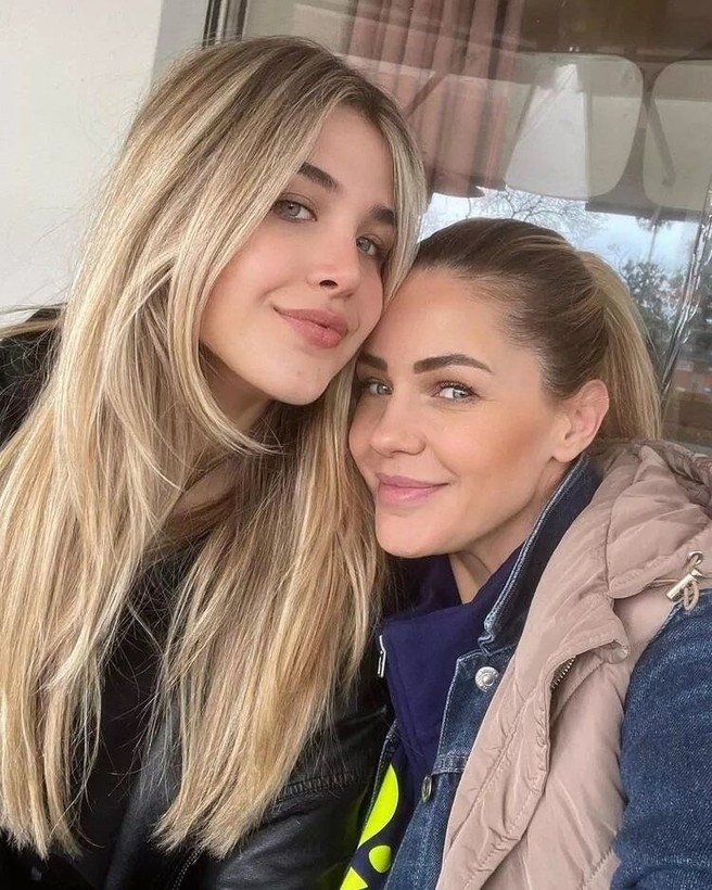 Fahriye Evcen ile Burak Özçivit'in küçük oğlu Kerem ilk kez görüntülendi! Karan Özçivit'in kardeşi bakın kime benziyor? - Resim: 35