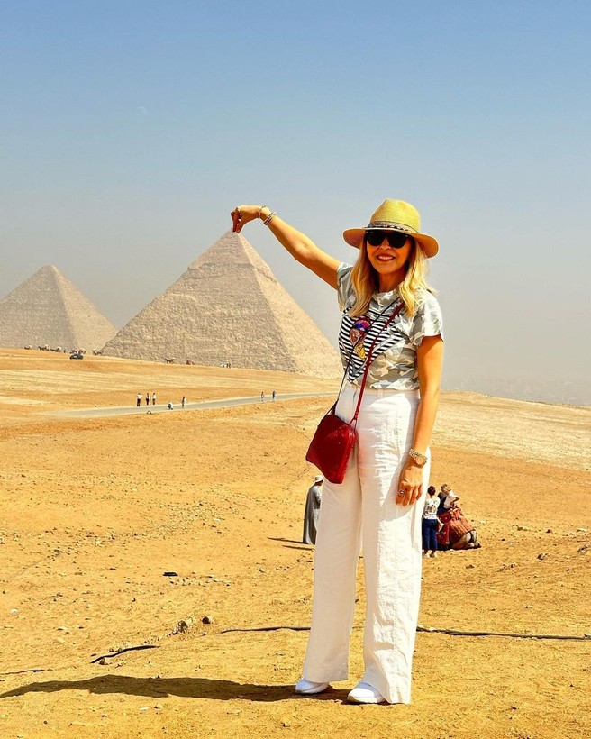 Hakan Sabancı'nın annesi Arzu Sabancı'dan dikkat çeken turist paylaşımı - Resim: 3