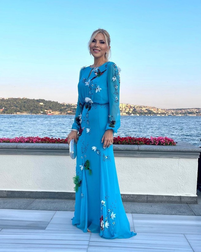 Hakan Sabancı'nın annesi Arzu Sabancı'dan dikkat çeken turist paylaşımı - Resim: 7
