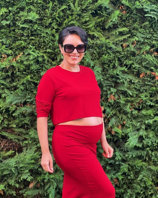 Anne olmaya gün sayan Ezgi Mola'dan karnı burnunda pozlar - Resim: 11