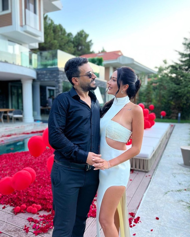 Dilan Polat eşi Engin Polat'ın koltuk altına övgü yağdırdı! Takipçilerinin midesi bulandı - Resim: 1