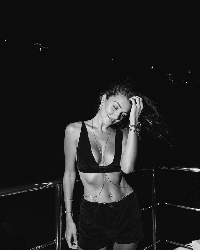Hakan Sabancı kural bozdu! Hande Erçel'le olan aşk pozunu paylaştı... Binlerce beğeni geldi - Resim: 6