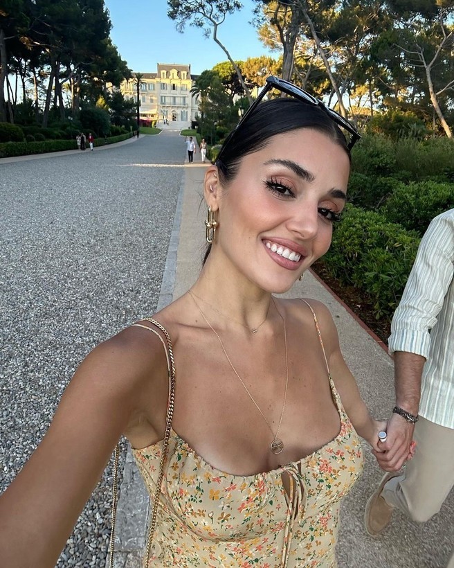 Hakan Sabancı ile aşk yaşayan Hande Erçel'in paylaşımları artık ücretli... Abone olmak isteyenler bakın ne kadar ödeyecek? - Resim: 1