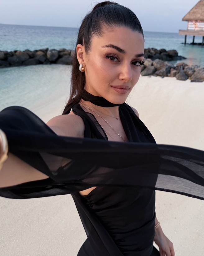 Hande Erçel'den sevgilisi Hakan Sabancı ile yeni poz - Resim: 2