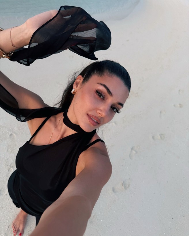 Hande Erçel'den sevgilisi Hakan Sabancı ile yeni poz - Resim: 5