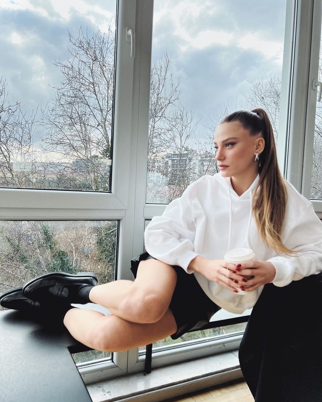 Serenay Sarıkaya'dan Burak Deniz ile aşk iddialarına yanıt - Resim: 6