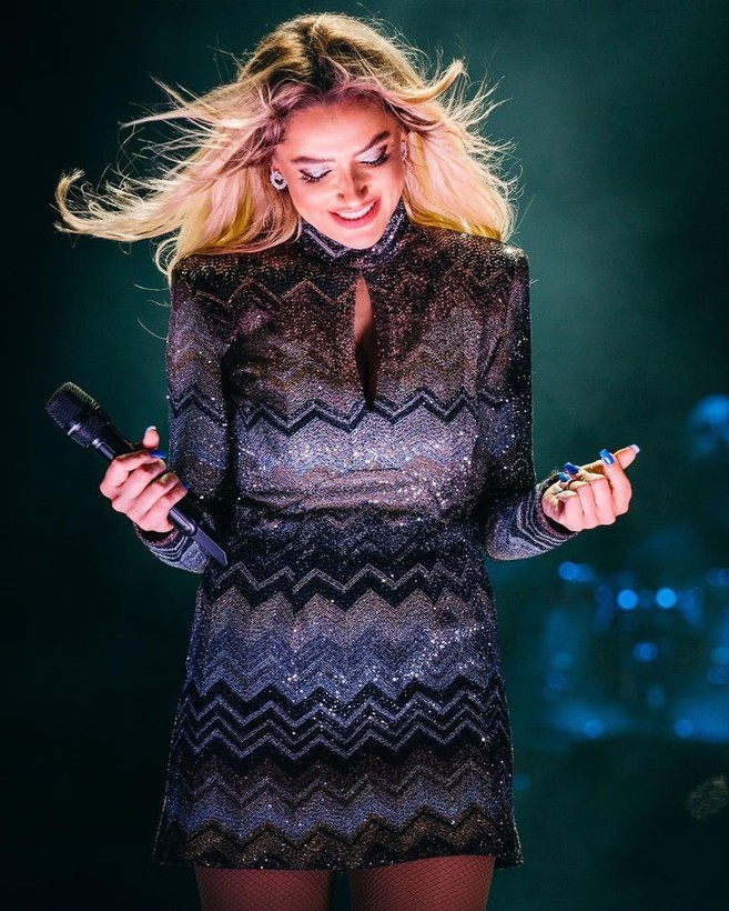 Hadise, eski eşi Mehmet Dinçerler ile barıştı mı? İzmir konserinde olay gönderme - Resim: 7