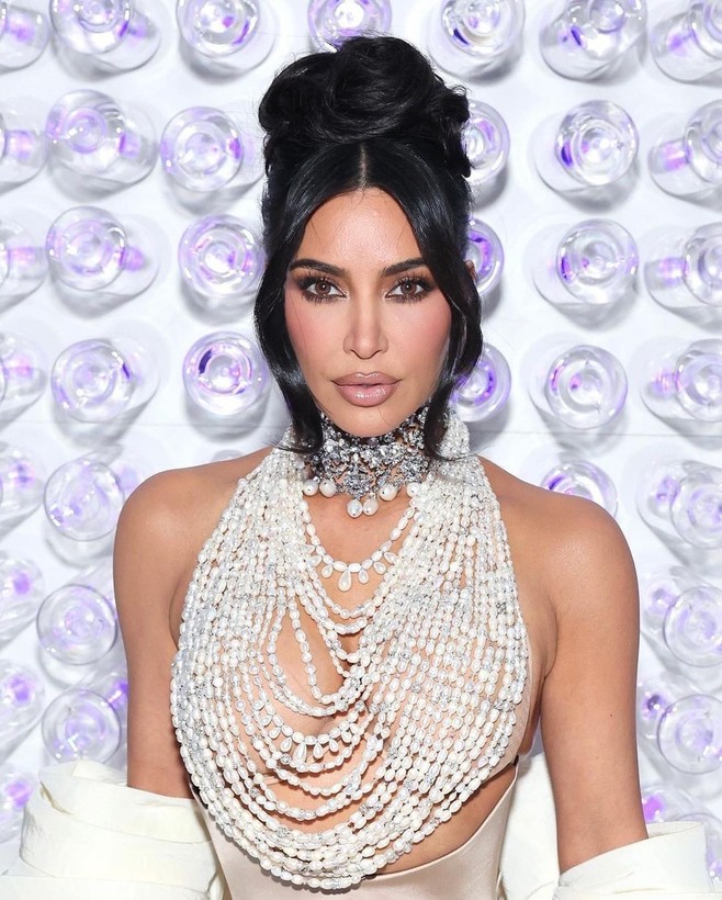 Met Galası'na Kim Kardashian'ın elbisesi damga vurdu! Tam 1000 saatte, 50 bin inciden yapıldı - Resim: 6