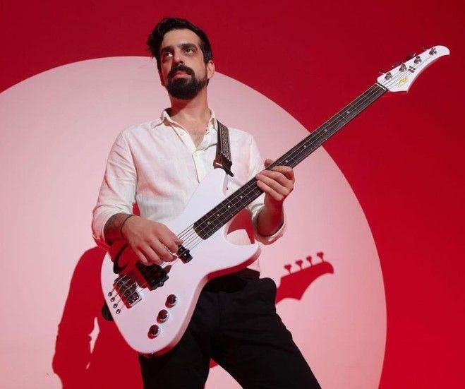Yüzyüzeyken Konuşuruz'un gitaristi Can Tunaboylu ile ilgili skandal! "Tunaboylu, sevgilisi Aybike Çelik'i eve hapsedip darp etti" - Resim: 9