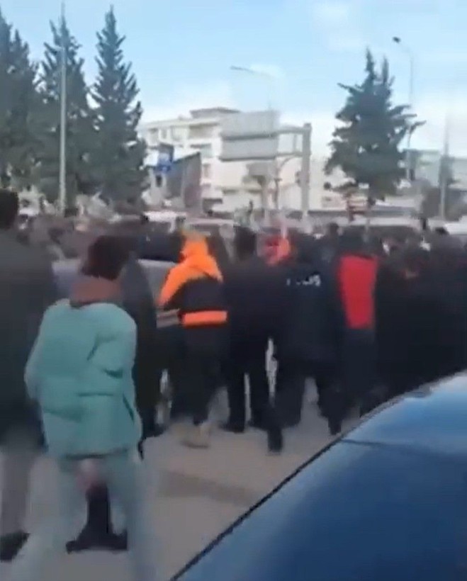 Adıyaman'da depremzedeler Vali Mahmut Çuhadar'a tepki gösterdi - Resim: 6
