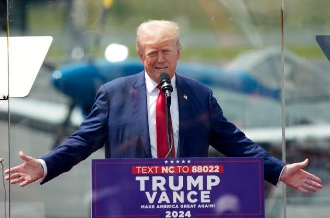 Donald Trump suikasttan sonraki ilk açık kava mitinginde kurşun geçirmez camın arkasından konuştu - Resim: 4