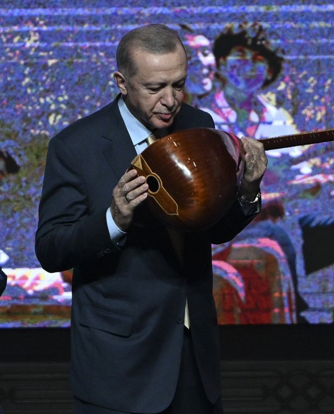 Cumhurbaşkanı Recep Tayyip Erdoğan 'Aybüke' filminin galasına katıldı! Bağlaması Cumhurbaşkanı Erdoğan'a emanet - Resim: 40