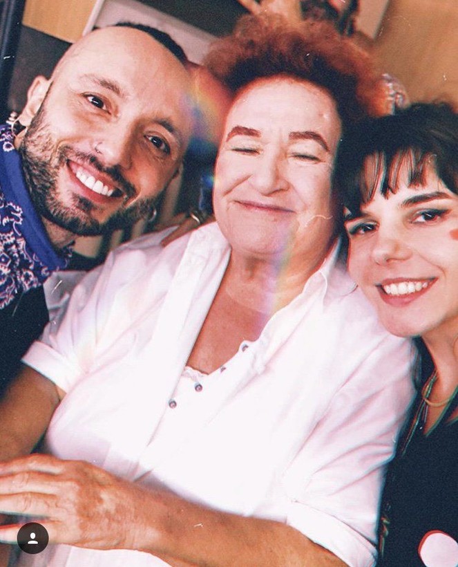 Mabel Matiz ve Gaye Su Akyol öpüştü: Sosyal medyada tepki var - Resim: 2