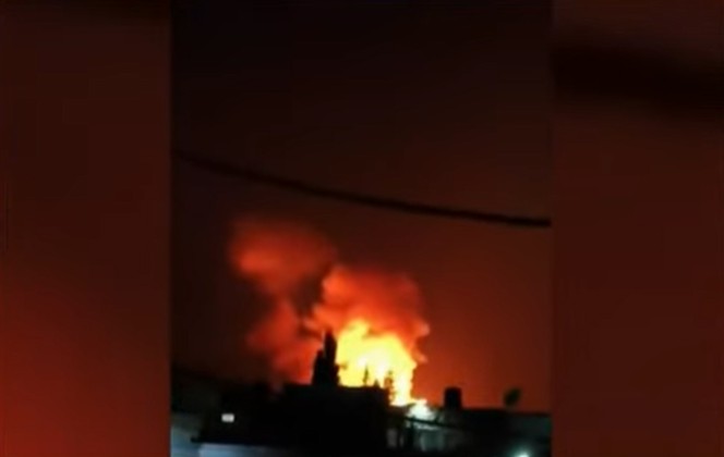 İsrail Suriye'yi havadan vuruyor! Şam, Hama ve Lazkiye'ye bombalı saldırı - Resim : 1
