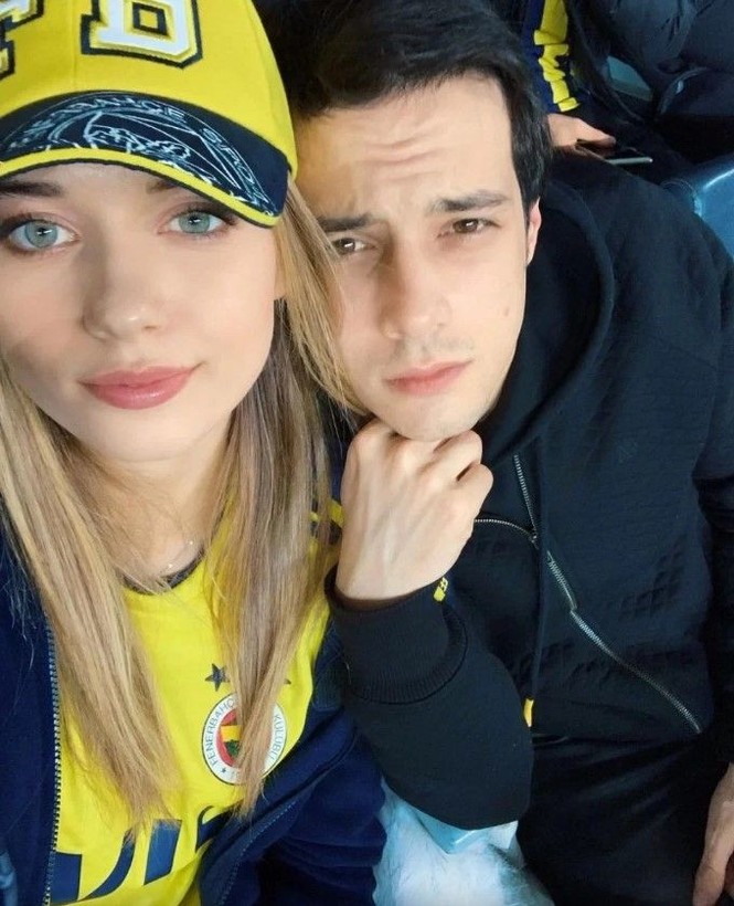 Mert Yazıcıoğlu ile ayrılan Afra Saraçoğlu kendine yeni bir hayat kurdu - Resim: 5