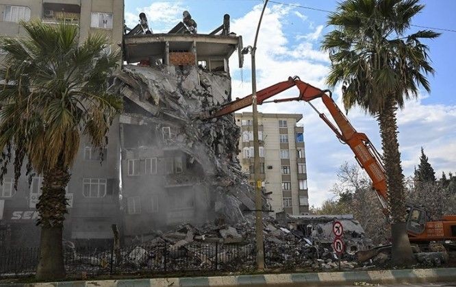 Deprem bölgesinde inşası süren binalarla ilgili flaş karar! Neredeyse tamamı yıkılacak - Resim: 13