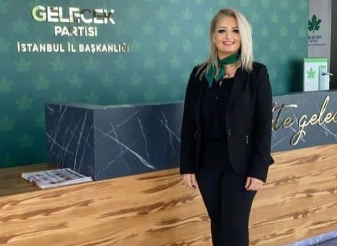 Ahmet Davutoğlu'nun ekibindeydi... Gelecek Partisi'ni yıkan haber! Bağ evi kana bulandı: Emine Ercandoğdu'yu öldürdü sonra da mezarlığa gidip intihar etti - Resim: 12