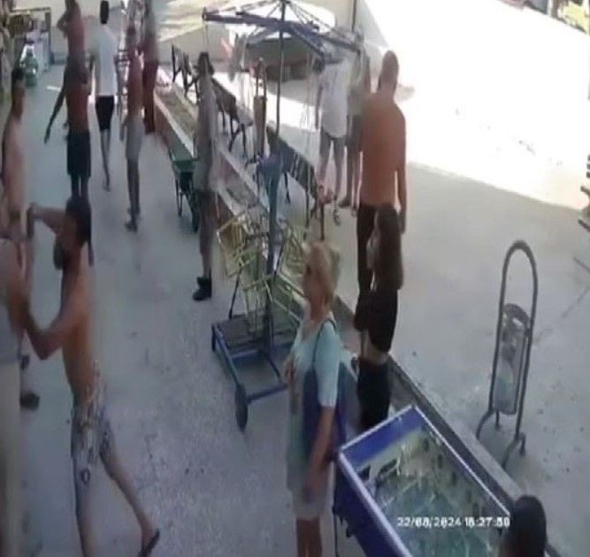 Büyükçekmece'de tekelde çalışan kız kabusu yaşadı! Magandalardan dişleri kıran yumruk kamerada - Resim: 11