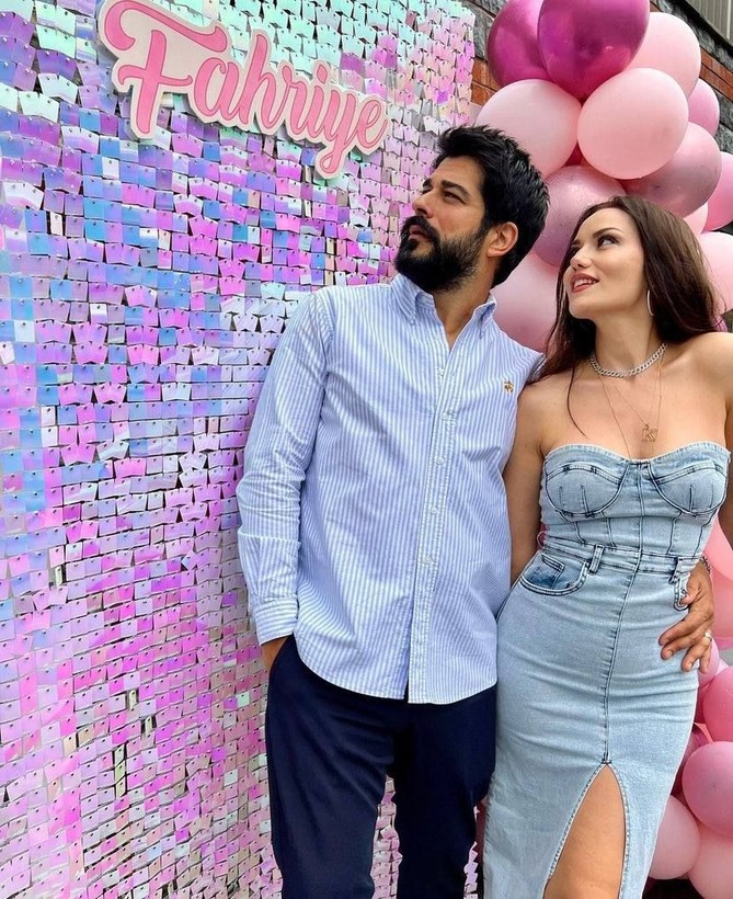 Burak Özçivit ile mutlu bir evliliği olan Fahriye Evcen 37. yaşını kutladı! Doğum günü pastası dikkat çekti - Resim: 15