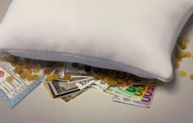 Bavul dolusu dolarlar, altın kemerler... Depremin ardından kaydedilen görüntüler yılların alışkanlığını değiştirecek mi? - Resim: 9