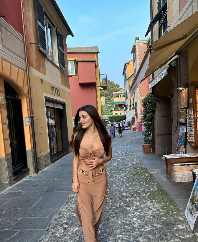 Sevgilisi Hakan Sabancı ile tatiline tam gaz devam eden Hande Erçel'den kritik hamle geldi! "Umarım sonu Merve Boluğur gibi olmaz" - Resim: 19